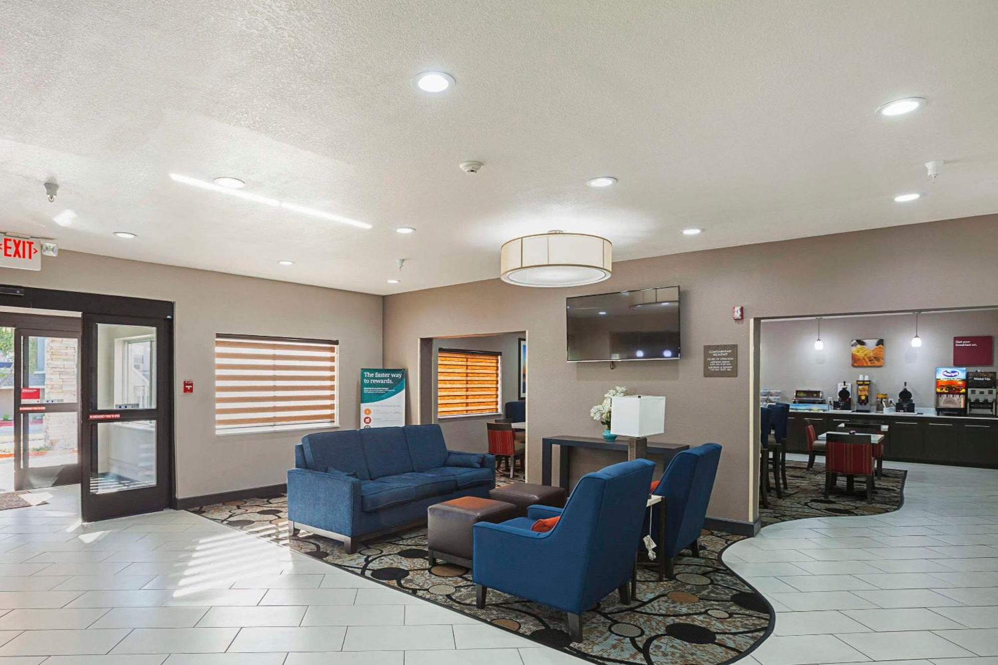 Comfort Suites Lewisville Buitenkant foto